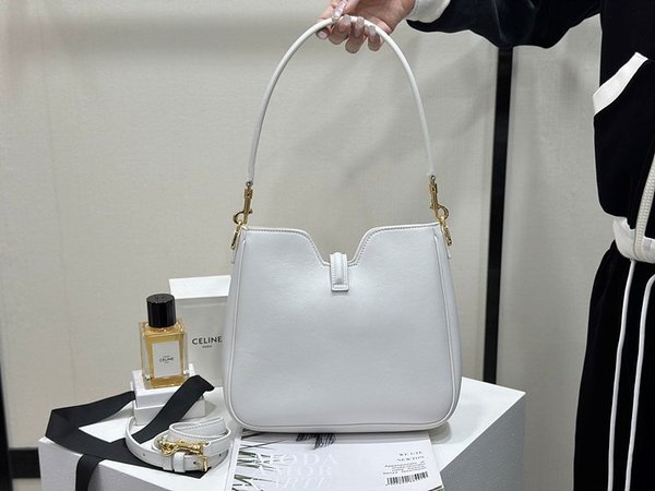 셀린느 스몰 소프트 16 까미유 백 부드러운 카프스킨 라이스 [매장가 430만원대]