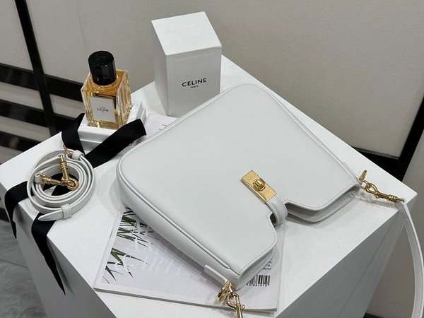 셀린느 스몰 소프트 16 까미유 백 부드러운 카프스킨 라이스 [매장가 430만원대]