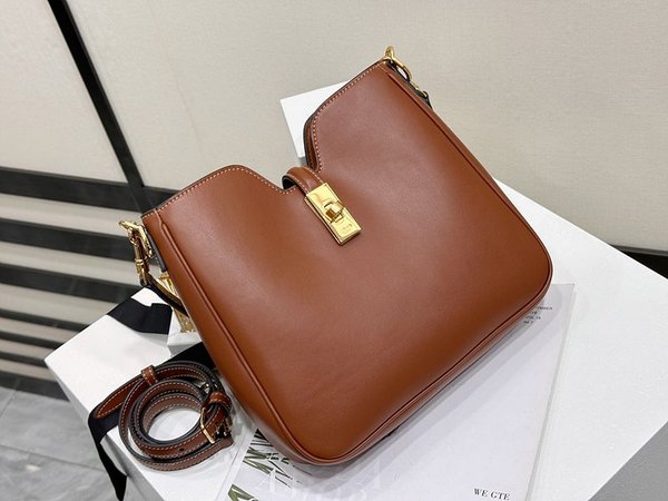 셀린느 스몰 소프트 16 까미유 백 부드러운 카프스킨 탠 [매장가 430만원대]