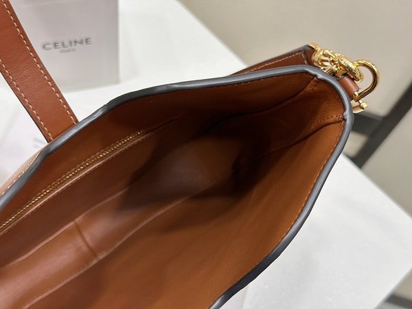 셀린느 스몰 소프트 16 까미유 백 부드러운 카프스킨 탠 [매장가 430만원대]