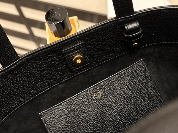 셀린느 미니 퀴르 트리옹프 아나이스 카바스 그레이드 카프스킨 블랙 [매장가 360만원대]