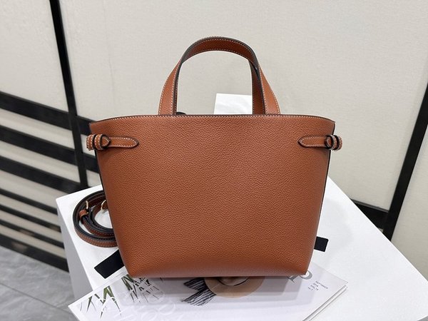 셀린느 미니 퀴르 트리옹프 아나이스 카바스 그레이드 카프스킨 탠 [매장가 360만원대]