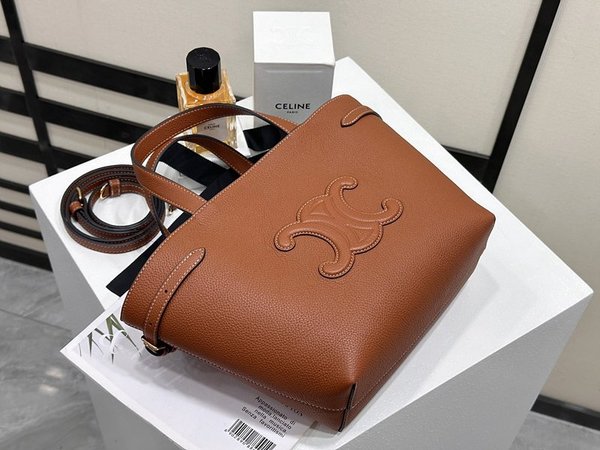 셀린느 미니 퀴르 트리옹프 아나이스 카바스 그레이드 카프스킨 탠 [매장가 360만원대]