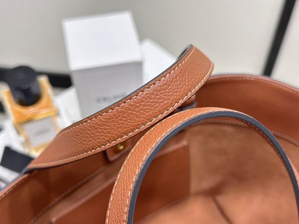 셀린느 미니 퀴르 트리옹프 아나이스 카바스 그레이드 카프스킨 탠 [매장가 360만원대]