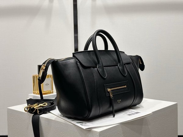 셀린느 리틀 러기지 서플 샤이니 램스킨 블랙 [매장가 485만원대]