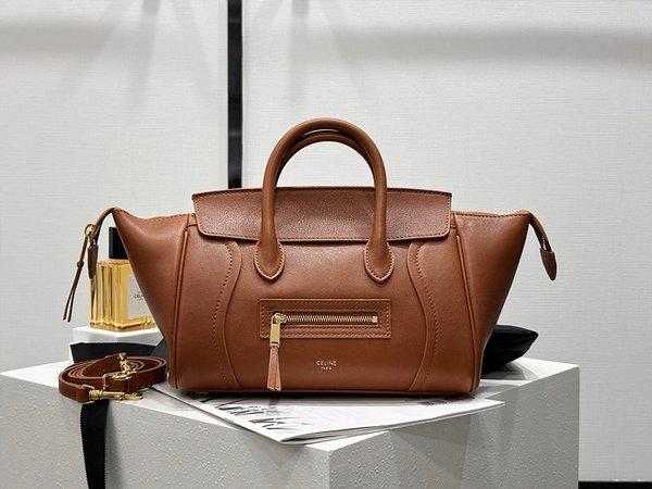 셀린느 리틀 러기지 서플 샤이니 램스킨 소프트 탠 [매장가 485만원대]