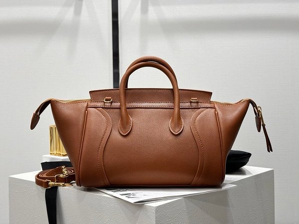 셀린느 리틀 러기지 서플 샤이니 램스킨 소프트 탠 [매장가 485만원대]