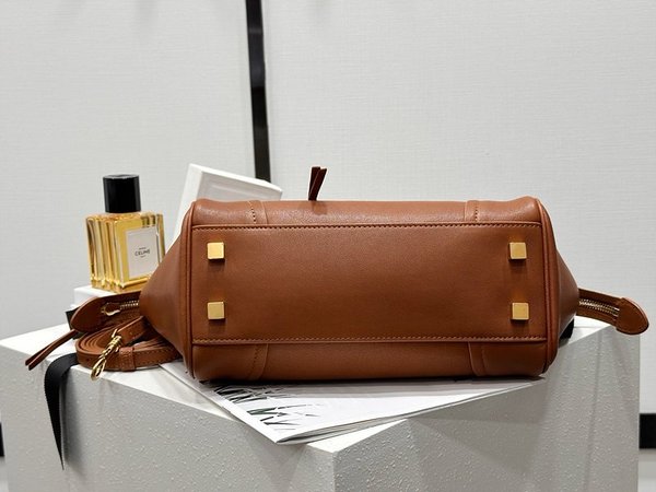 셀린느 리틀 러기지 서플 샤이니 램스킨 소프트 탠 [매장가 485만원대]