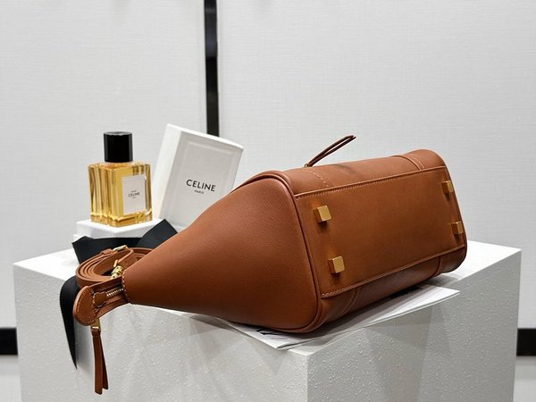 셀린느 리틀 러기지 서플 샤이니 램스킨 소프트 탠 [매장가 485만원대]