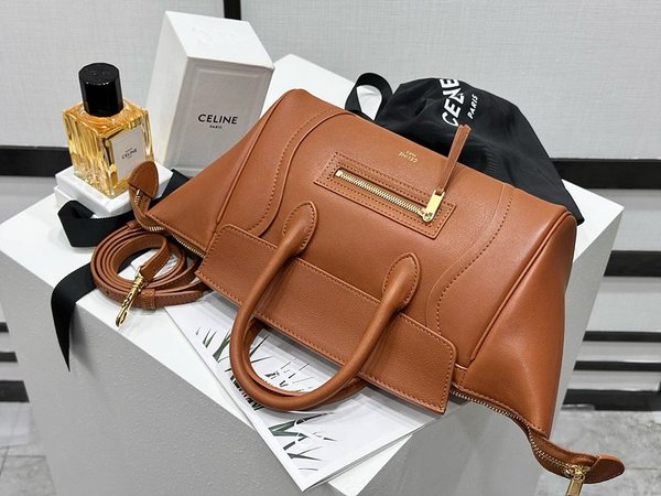 셀린느 리틀 러기지 서플 샤이니 램스킨 소프트 탠 [매장가 485만원대]