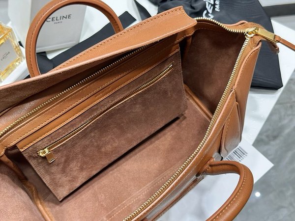 셀린느 리틀 러기지 서플 샤이니 램스킨 소프트 탠 [매장가 485만원대]