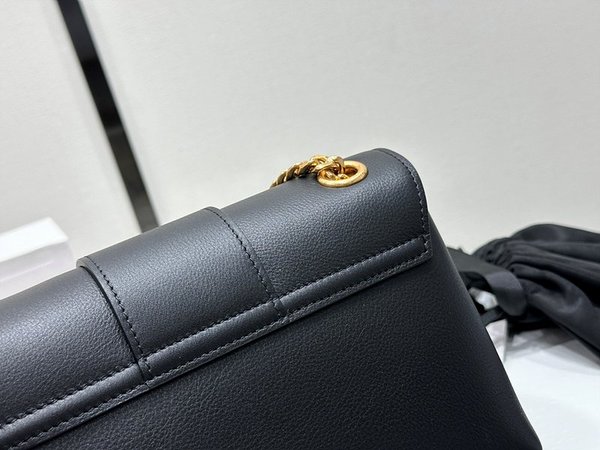 셀린느 틴 빅투아르 체인 숄더백 블랙 [매장가 400만원대]