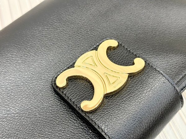 셀린느 윌튼 트리옹프 클러치 스무스 카프스킨 블랙 [매장가 350만원대]