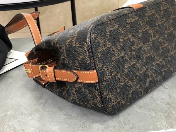 셀린느 트리오페 틴 카바스 드 프랑스 숄더백 트리옹프 캔버스 & 카프스킨 탠 [매장가 250만원대]