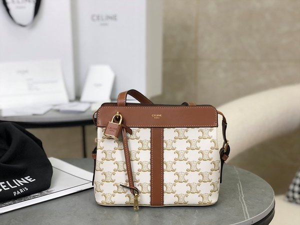 셀린느 트리오페 틴 카바스 드 프랑스 숄더백 트리옹프 캔버스 & 카프스킨 화이트 [매장가 250만원대]