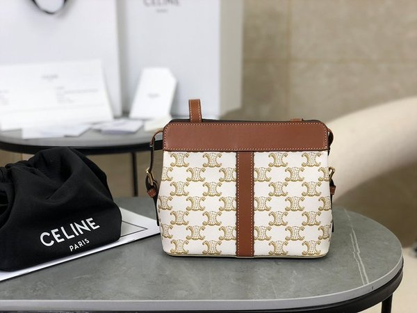 셀린느 트리오페 틴 카바스 드 프랑스 숄더백 트리옹프 캔버스 & 카프스킨 화이트 [매장가 250만원대]