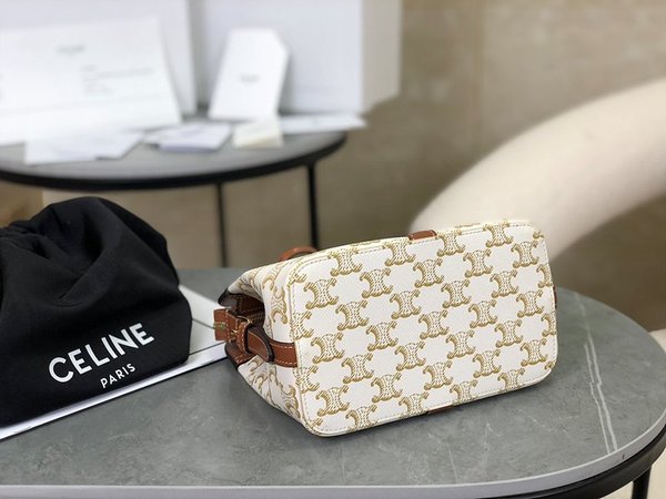 셀린느 트리오페 틴 카바스 드 프랑스 숄더백 트리옹프 캔버스 & 카프스킨 화이트 [매장가 250만원대]