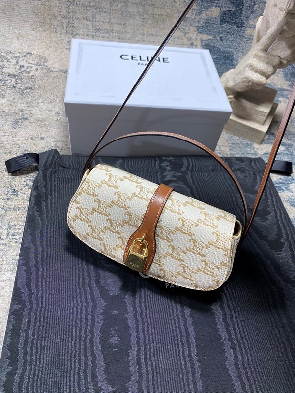 셀린느 타부 스트랩 클러치 트리옹프 캔버스 & 카프스킨 화이트 [매장가 200만원대]