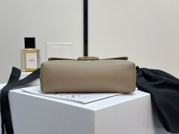 셀린느 미디엄 틴 빅투아르 체인 숄더백 세피아 [매장가 450만원대]