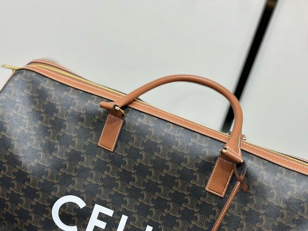 셀린느 라지 트래블백 CELINE 프린트 트리옹프 캔버스 탠 [매장가 365만원대]