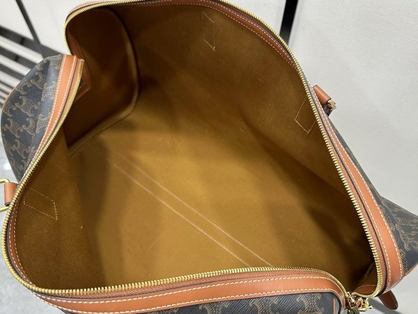 셀린느 라지 트래블백 CELINE 프린트 트리옹프 캔버스 탠 [매장가 365만원대]