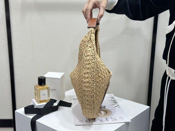 셀린느 클래식 파니에 호보백 라파마 & 카프스킨 [매장가 250만원대]