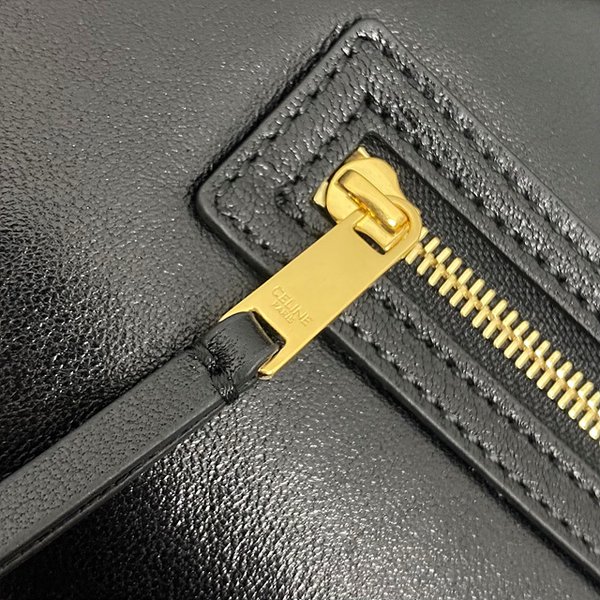 셀린느 미디엄 뉴 러기지 [매장가 500만원대]