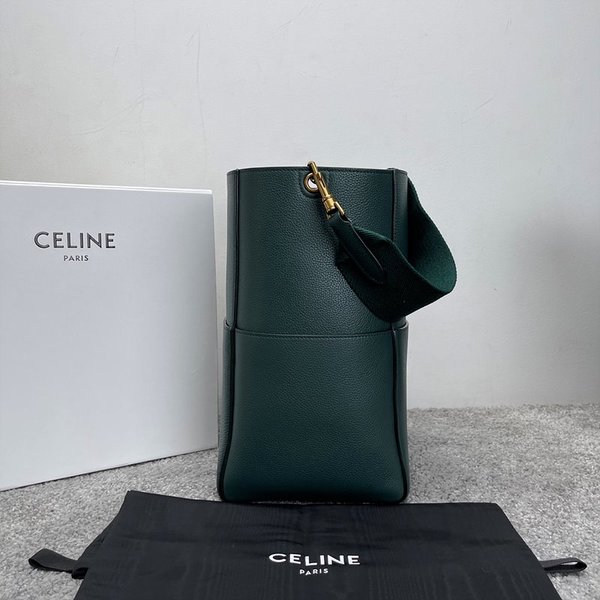 셀린느 싱글 스몰 버킷백 / 아마존 [매장가 335만원대]