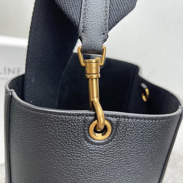 셀린느 싱글 스몰 버킷백 / 블랙 [매장가 335만원대]