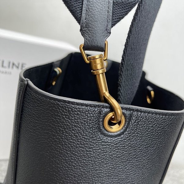 셀린느 싱글 스몰 버킷백 / 블랙 [매장가 335만원대]