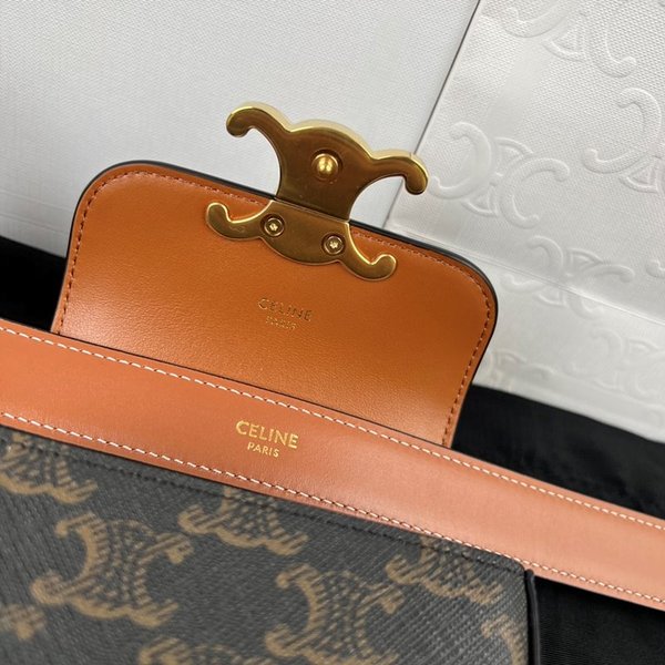 셀린느 트리옹프 벨트백 / 텐 [매장가 215만원대]