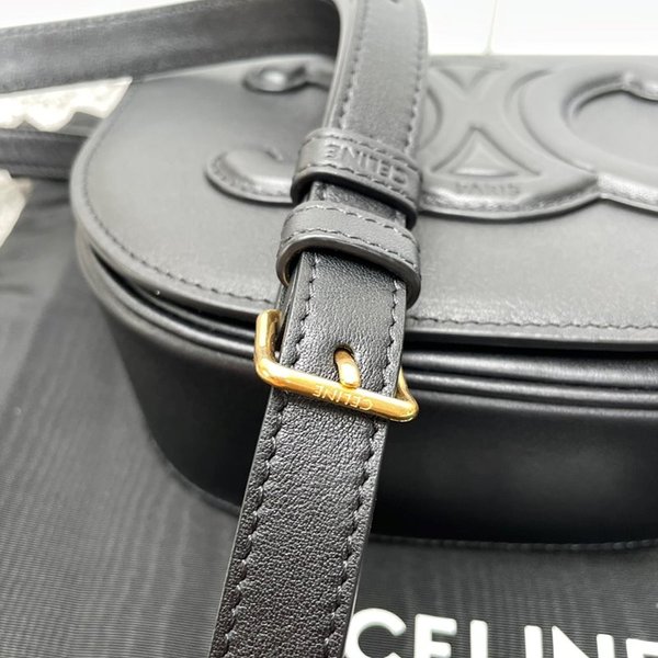 셀린느 퀴르 트리옹프 폴코 / 블랙 [매장가 310만원대]