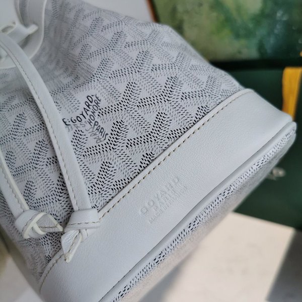 고야드 쁘띠 플로 버킷 백 / 화이트