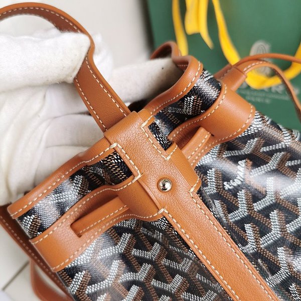 고야드 쁘띠 플로 버킷 백 / 블랙블랙탄