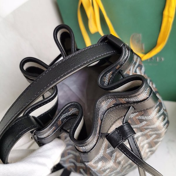 고야드 쁘띠 플로 버킷 백 / 블랙