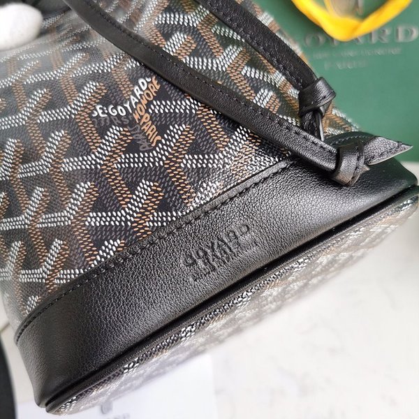 고야드 쁘띠 플로 버킷 백 / 블랙