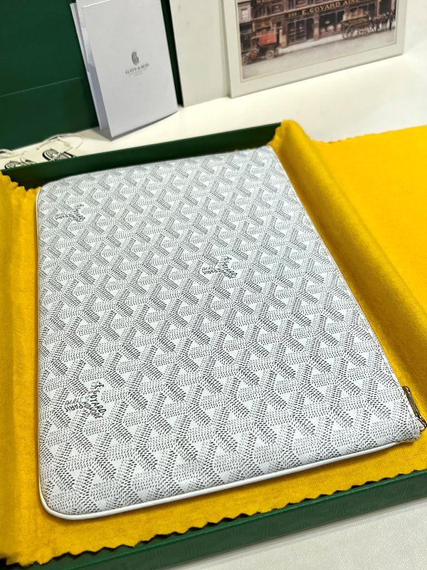 고야드 세나 클러치 MM / 화이트