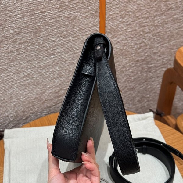 [하이엔드급] 에르메스 켈리 데페슈 25 [매장가 1000만원대]