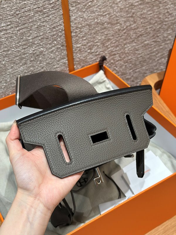 [하이엔드급] 에르메스 핵아도스 PM Togo & Gris etain [매장가 1500만원대]