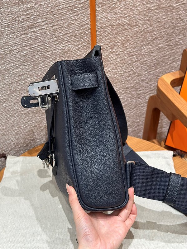 [하이엔드급] 에르메스 핵아도스 PM Togo & Bleu indigo [매장가 1500만원대]