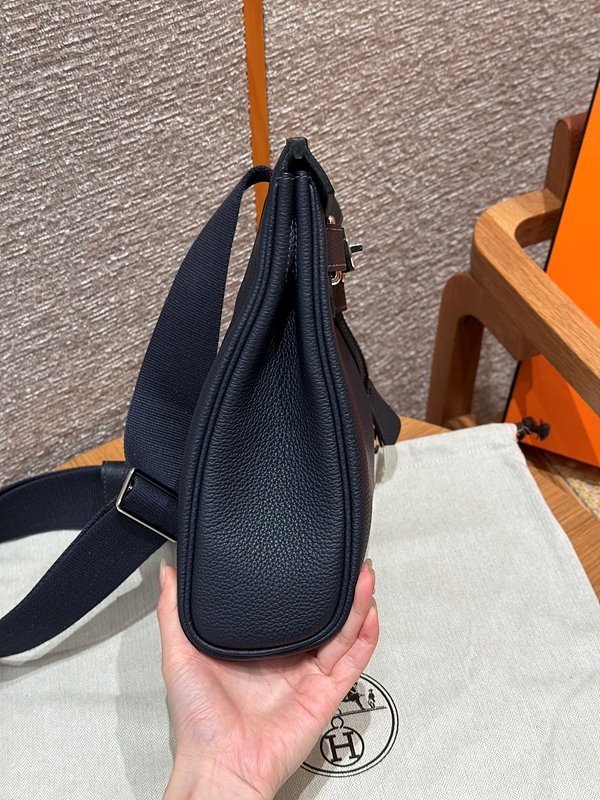 [하이엔드급] 에르메스 핵아도스 PM Togo & Bleu indigo [매장가 1500만원대]