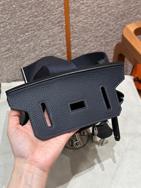 [하이엔드급] 에르메스 핵아도스 PM Togo & Bleu indigo [매장가 1500만원대]