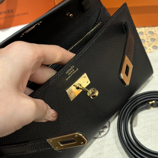 [하이엔드급] 에르메스 켈리 투고 크로스백 KELLY TOGO WOC / CK89 노아 엡솜 금장 [매장가 1090만원대]