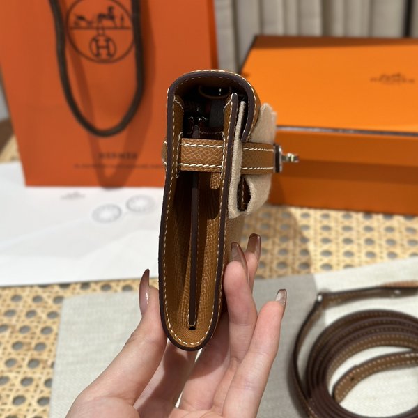 [하이엔드급] 에르메스 켈리 투고 크로스백 KELLY TOGO WOC / CK37 골드 엡솜 은장 [매장가 1090만원대]