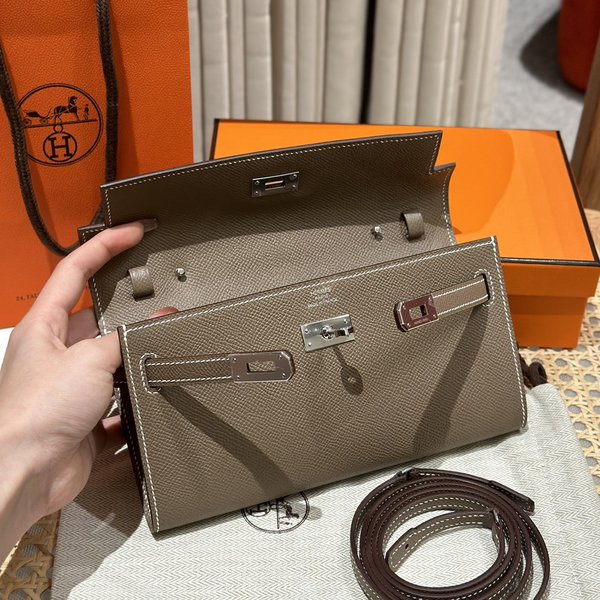 [하이엔드급] 에르메스 켈리 투고 크로스백 KELLY TOGO WOC / CK18 에토프 엡솜 은장 [매장가 1090만원대]