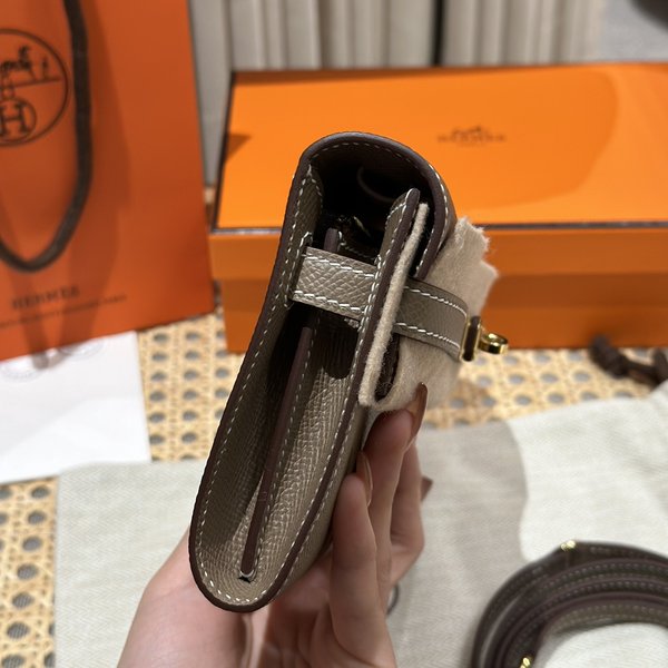 [하이엔드급] 에르메스 켈리 투고 크로스백 KELLY TOGO WOC / CK18 에토프 엡솜 금장 [매장가 1090만원대]