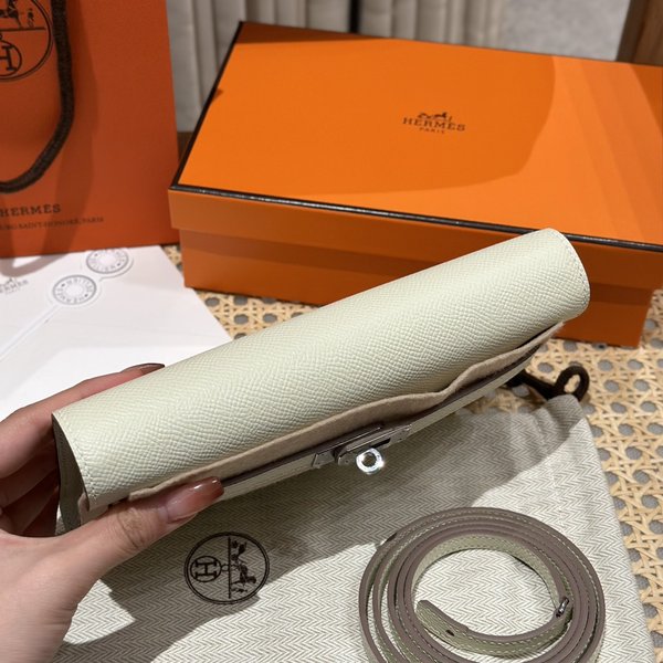 [하이엔드급] 에르메스 켈리 투고 크로스백 KELLY TOGO WOC / I2 나타 엡솜 은장 [매장가 1090만원대]