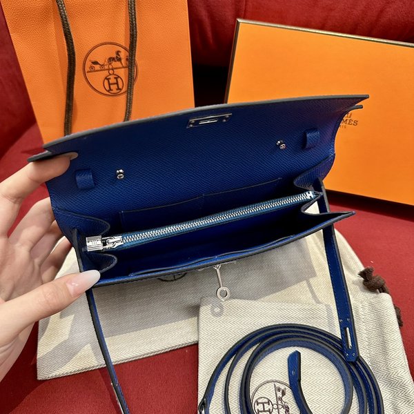 [하이엔드급] 에르메스 켈리 투고 크로스백 KELLY TOGO WOC / 7T 라이트블루 엡솜 은장 [매장가 1090만원대]