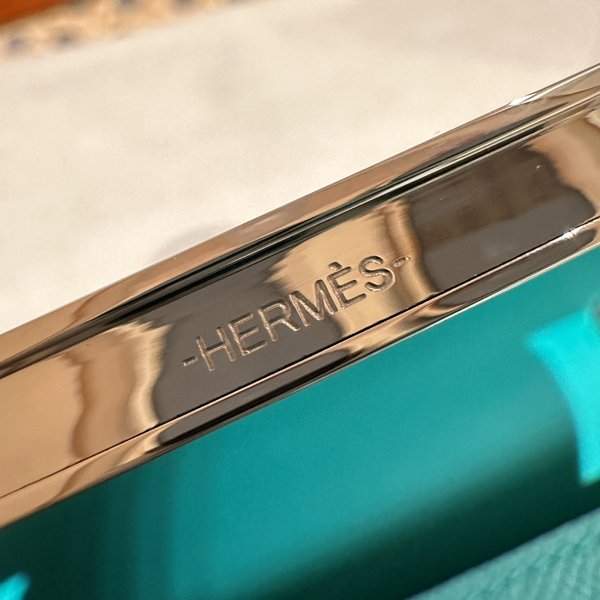 [하이엔드급] 에르메스 콘스탄스 투고 월렛  / O6 Vert Jade 엡솜 리자드은장 [매장가 1290만원대]