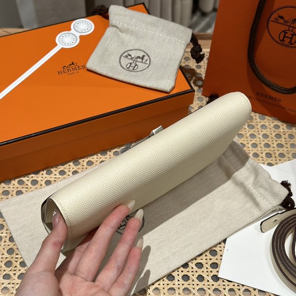 [하이엔드급] 에르메스 콘스탄스 투고 월렛 / I2 나타 엡솜 리자드 악어 은장 [매장가 1290만원대]